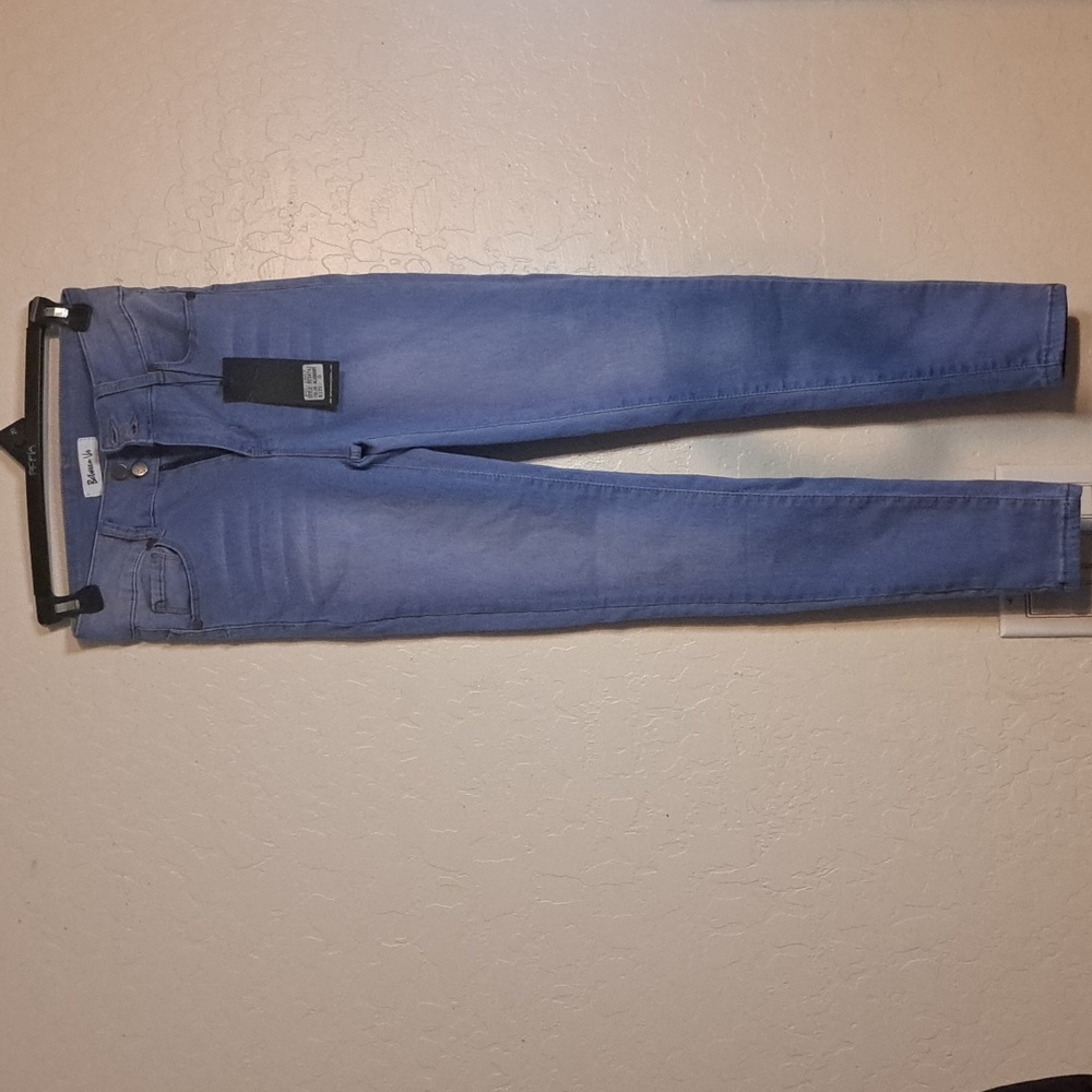 Brand new Between US skinny  jeans, size 5 juniors, Blue